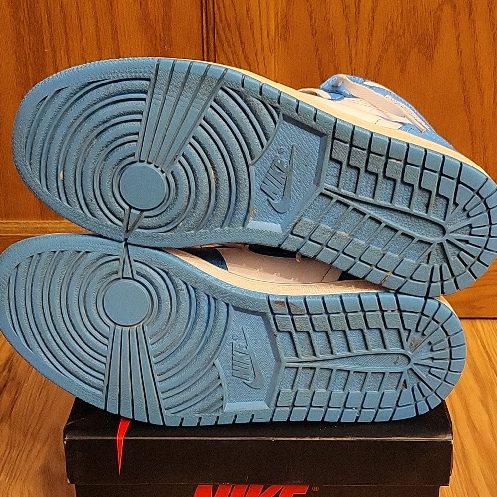 Men's Jordan 1 Retro High OG 'UNC' (2015) - Picture 4 of 4
